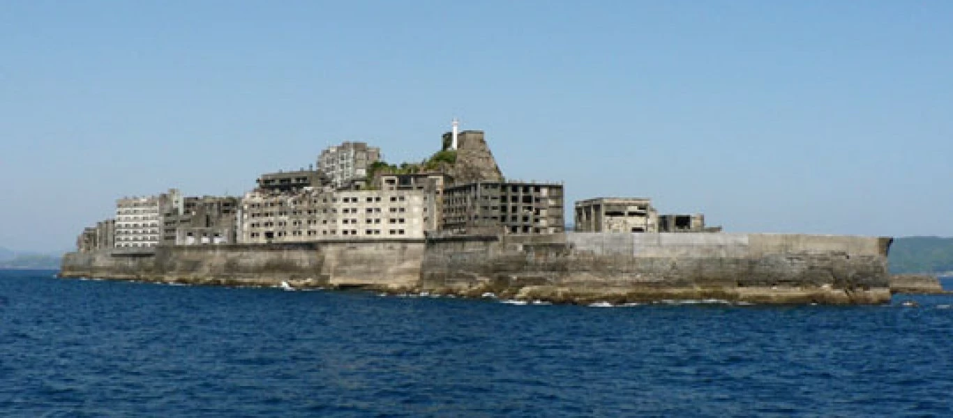 Hashima: Μια πόλη-φάντασμα στη μέση της θάλασσας (φωτο - βίντεο)